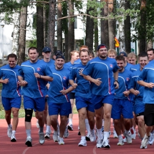 Хоккейный клуб «Торпедо» отправился на первый зарубежный сбор