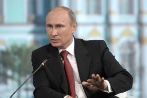 Владимир Путин поручил регионам принять программы развития дорог до 2024 года