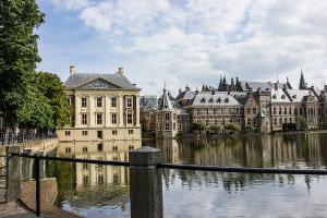 Власти Нидерландов намерены перераспределить туристический поток из Амстердама в Гаагу