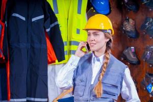 Спецодежда: от продавца и медсестры до каменщика и сварщика