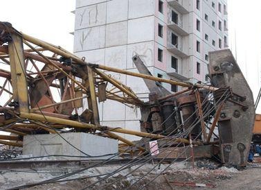 В Нижнем Новгороде упал 30-метровый башенный кран