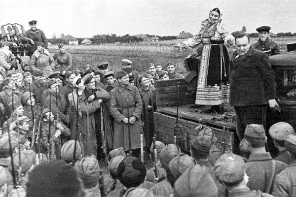 Как появился супер-шлягер песня «Валенки»?