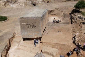 В Ливане археологами найден самый крупный в истории монолит