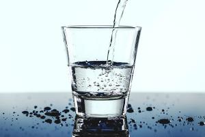 Какое количество воды нужно выпивать за сутки и как правильно это делать