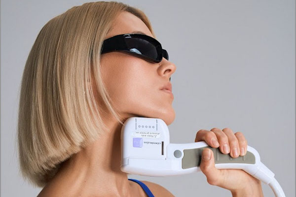 Можно ли избежать пластики с помощью аппаратных процедур – мнение российских косметологов