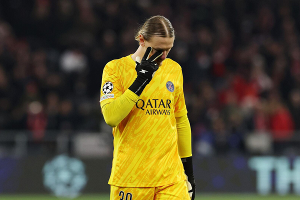 Матвей Сафонов настроен продолжить карьеру в ПСЖ, несмотря на слухи об уходе