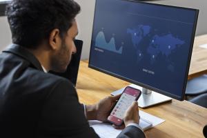 Таможенный брокер: невидимый архитектор вашей логистической гармонии