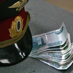 Инспектора ГИБДД осудили за взятку
