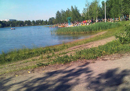 Пляж на озере Светлоярское