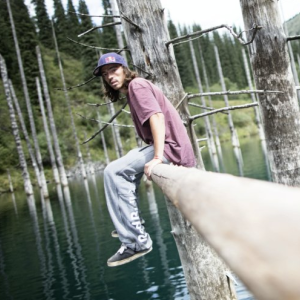Red Bull Highland Wake – головокружительные трюки Никиты Мартьянова на горном озере (фото)