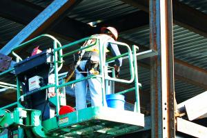 Устройства для работы на высоте при выполнении строительных работ