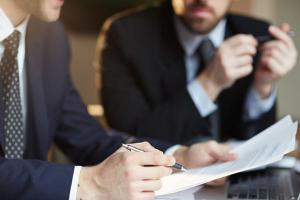 Корпоративное управление: ключевые аспекты контроля и консультирования