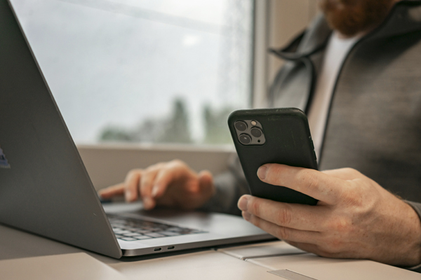 Финансовый помощник в кармане: как онлайн-сервисы спасают в непредвиденных ситуациях