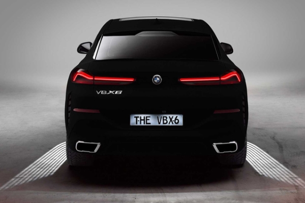 Особое покрытие Vantablack VBx2 сделало BMW  X6 самой черной машиной в мире