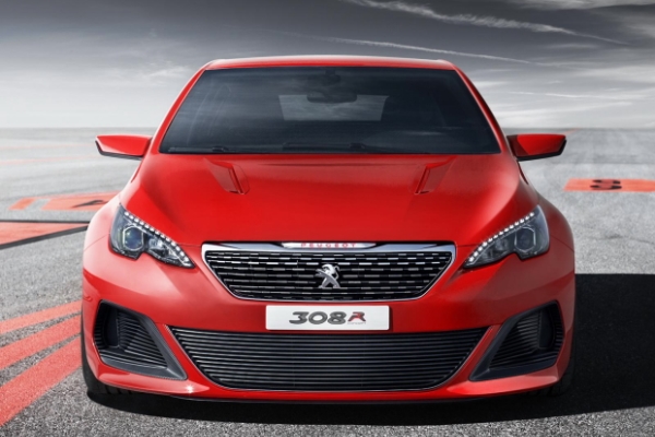 Заряженный хэтчбек Peugeot 308 R предстанет в Москве на автосалоне перед зрителями