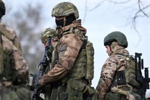 Группировка «Центр» отразила 13 атак ВСУ, противник сдается в плен
