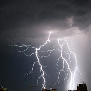 Над Нижним Новгородом повис мощнейший грозовой фронт