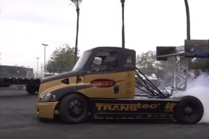 Дрифт 2 400-сильного грузовика показали на видео
