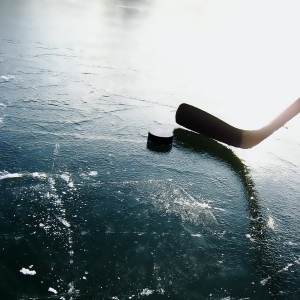 Поддержим нижегородскую женскую команду «Скиф» по хоккею с шайбой