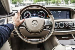 Более 1,5 тысячи машин отзывает Mercedes в России