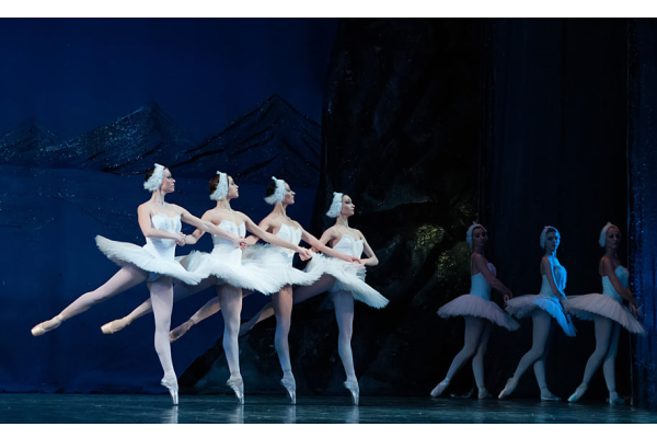 Балет в IV картинах Петра Ильича Чайковского «Лебединое озеро» покажут в оперном
