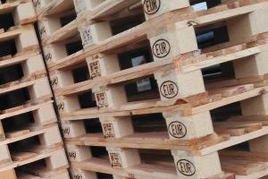 Выгода использования деревянных поддонов для бизнеса