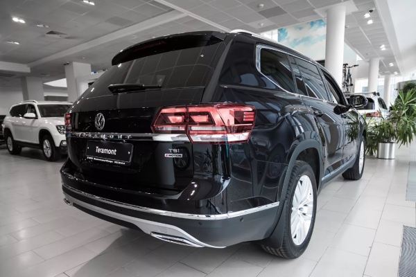 Самый большой внедорожник Volkswagen увидели на тестах
