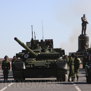 Шойгу предложил американцам новый вид спорта - танковый биатлон