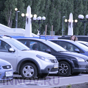 Продажи новых автомобилей в России продолжают падать