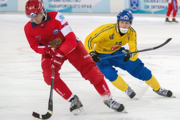 Россияне проиграли шведам на чемпионате мира по хоккею с мячом в Ульяновске