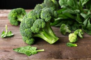 Диетологи назвали овощ, который спасет от слабоумия