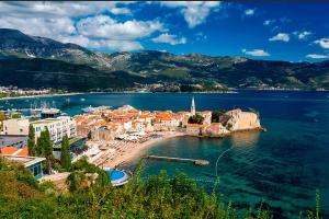 В Черногории задумались над «кодексом поведения туриста»