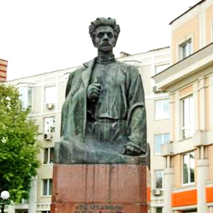 В Нижнем Новгороде очистят памятник Свердлову