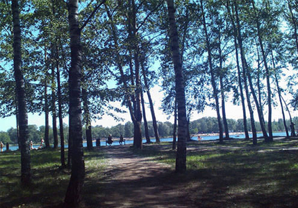 Пляж на озере Светлоярское