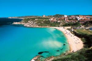 На Сардинии введена охрана пляжного песка