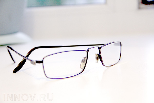 Стал известен секрет очков, которые способны видеть сквозь одежду