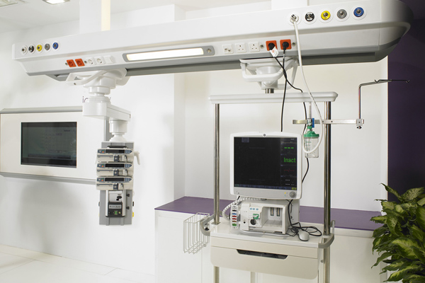 Современное оснащение учреждений здравоохранения и структур МЧС: ключевые компоненты для эффективной работы