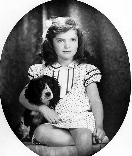 Jacqueline_Bouvier_by_David_Berne,_1935.jpg