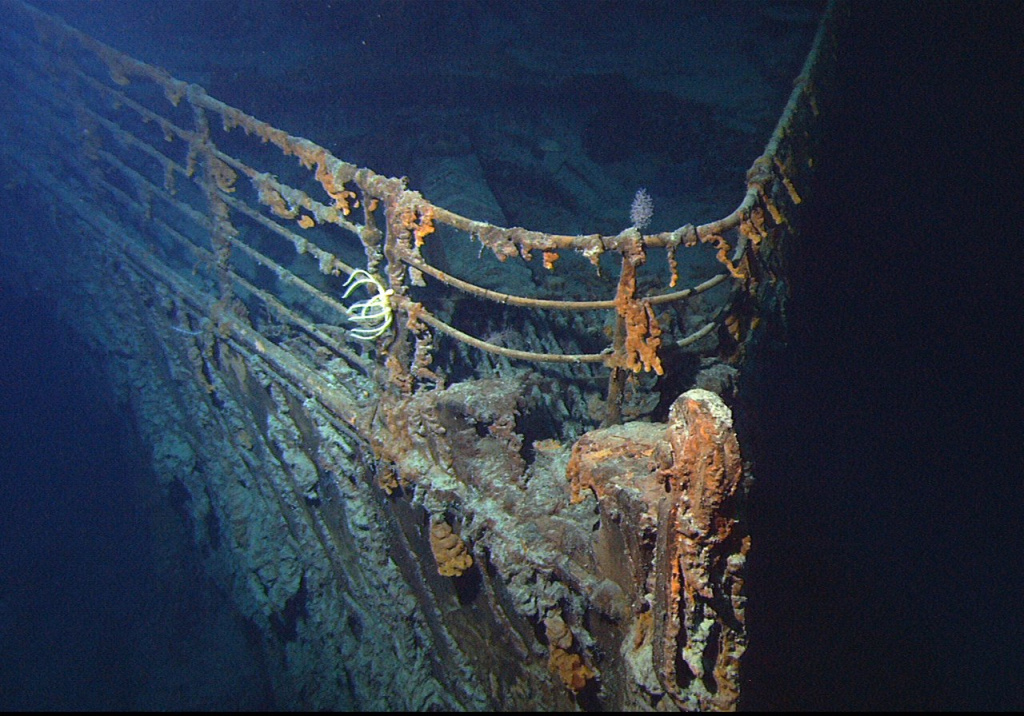 1280px-Titanic_wreck_bow.jpg