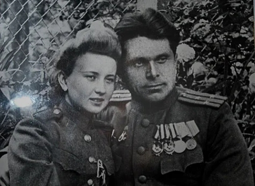 Щёлоков с супругой Светланой Владимировной, 1945 год. Автор фото неизвестен